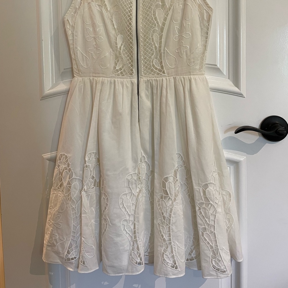 Alice + Olivia White Vinny Embroidered Cotton Party Dress (Size 6) - Picture 7 of 11